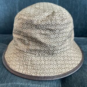 Coach bucket hat size small brown
